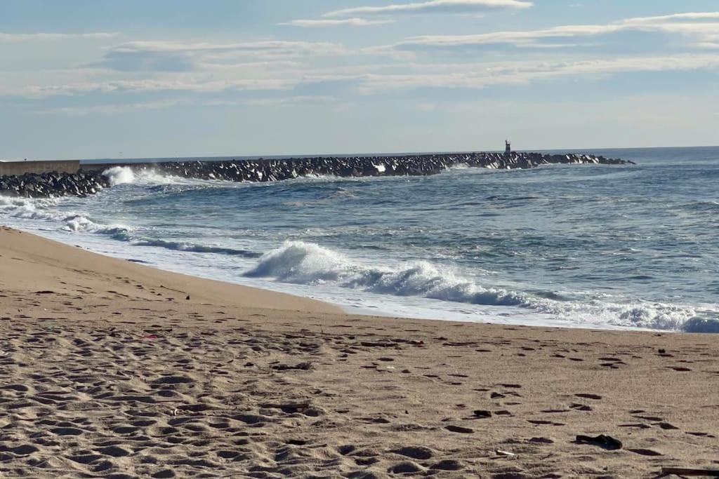 Proche De La Plage Et Du Metro, 1 Place De Garage Póvoa de Varzim Dış mekan fotoğraf